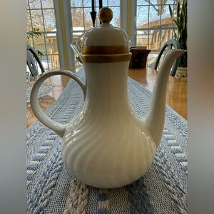 Vintage Hutschenreuther Arzberg Bavaria Germany Coffee or Teapot
